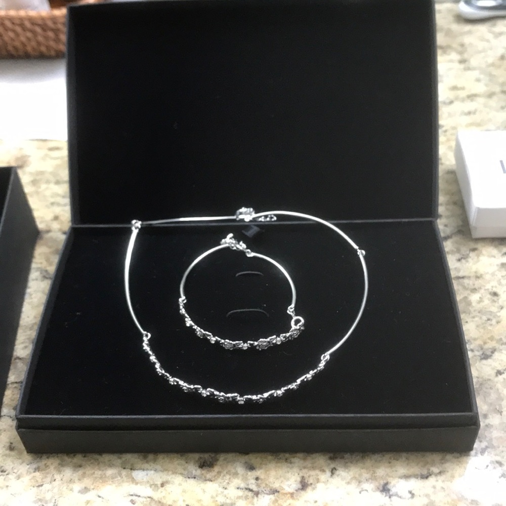 Brand new necklace and bracelet set